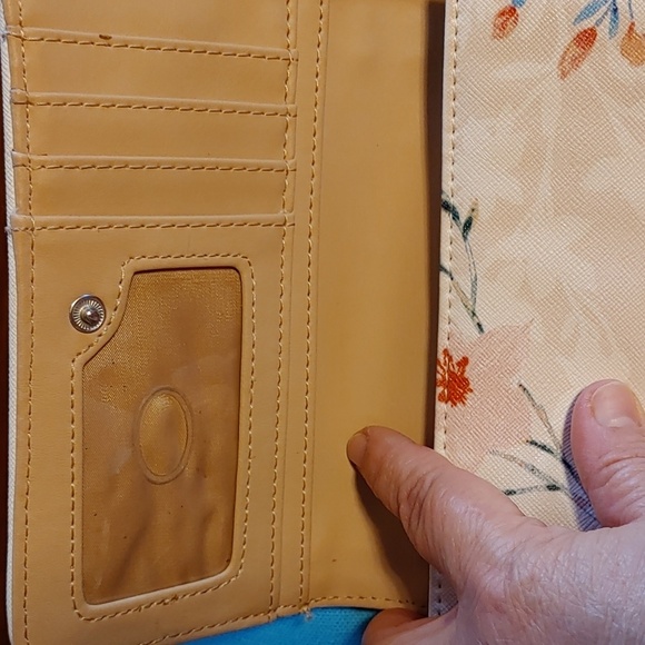 GUESS LOS ANGELES WALLET - Picture 5 of 12